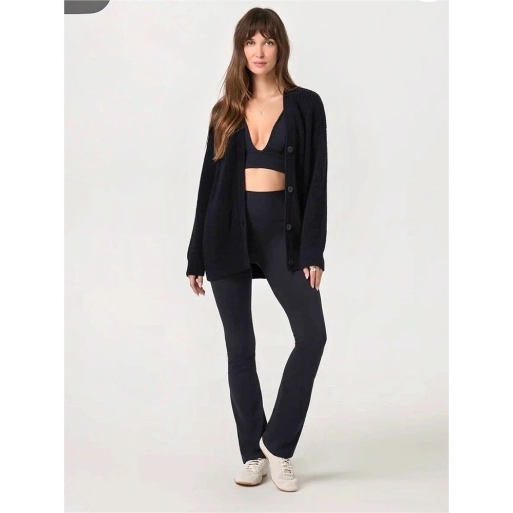 #1023 Vuori Alps Boyfriend Cardigan. Merino Wool Black Large. Oversized. Excelle